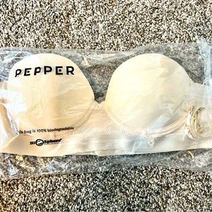 Pepper strapless bra, brand new, size 34A